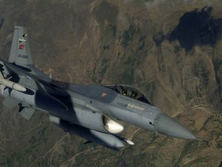 Altı F-16 Uçağı İle Devriye Uçuşu Yapıldı