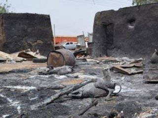 Boko Haram Örgütü Muhtarın Ailesini Katletti