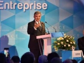 Gül: Muhafazakar Bir Parti Olmamıza Rağmen...