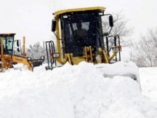 Doğu Karadeniz'de Köy Yolları Ulaşıma Kapandı