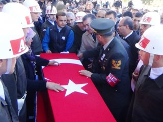 Şehitlerimize gözü yaşlı veda!