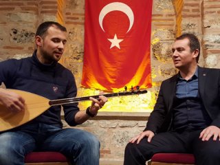 Putin’e Sazlı Türkülü Gönderme