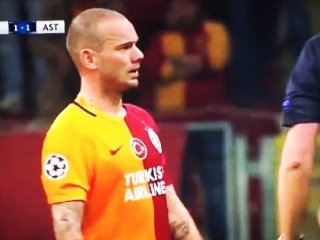 G.Saraylıları Şoke Eden An! 90+3'te Sneijder...