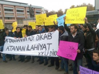 MEB Önünde İlahiyat Protestosu