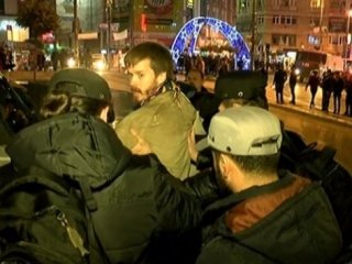 Kadıköy’deki korsan gösteriye polis müdahalesi