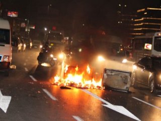 Terör Örgütü Yandaşları İstanbul’da Yol Kapattı