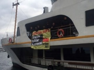 Eylemciler Vapuru İşgal Etti