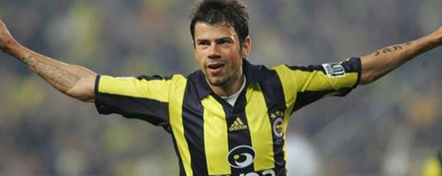 'Türkiye'de futbol siyasetten bile önemli'