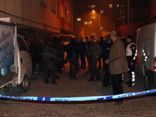 Cinnet getiren genç emniyeti alarma geçirdi