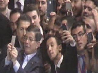 Davutoğlu'yla Selfie Çılgınlığı