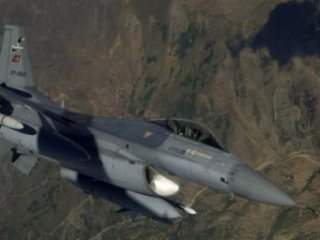 10 F-16’yla Sınırda Devriye Uçuşu