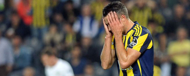 Fenerbahçe'de Van Persie Krizi Büyüyor!