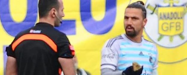 Fenerbahçe Maçında Sahaya Atılan Taşın Cezası Belli Oldu