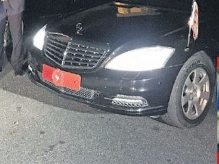 Plakasını Değiştirerek Mesaj Verdi