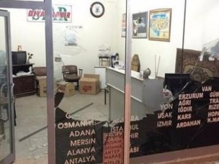 Diyarbakır'da polise hain saldırı