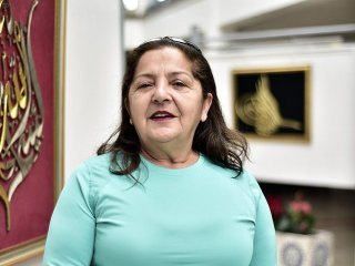 Eserlerinin Geliriyle Öğrencilere Burs Veriyor