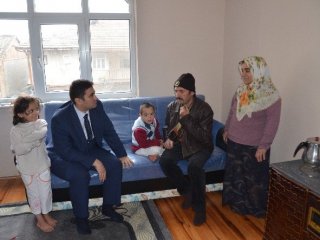 Evi Yanan 4 Çocuklu Aileye Devlet Sahip Çıktı