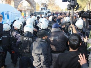 Diyarbakır’da Sur Yürüyüşünde Olaylar Çıktı