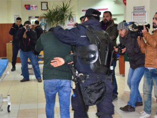 El yapımı patlayıcı saldırganın elinde patladı