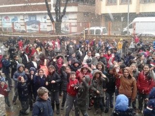 Kar Yağışı En Çok Çocukları Sevindirdi