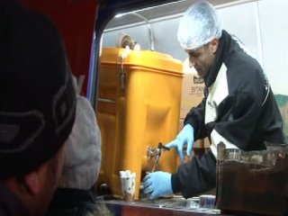 İBB'den vatandaşlara çorba ve çay ikramı