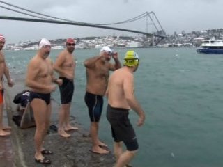 -10 Derece Boğazda Yüzdüler