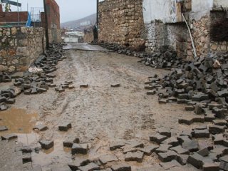 Dargeçit harabeye döndü