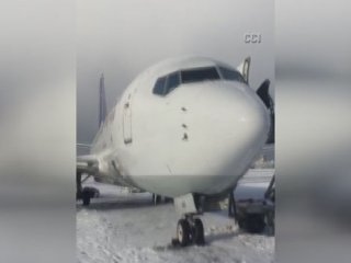 Havada yıldırım çarpan uçak piste geri döndü