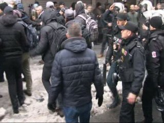 Beyoğlu'nda HDP'li Gruba Polis Müdahalesi