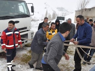 Mahsur Kalan Araçlar Kurtarıldı