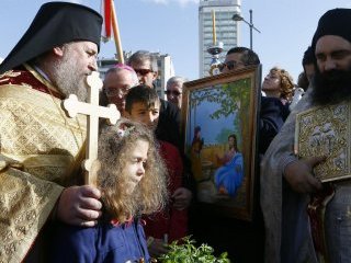 İzmir'de Haç Çıkarma Töreni!