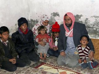 7 Kişilik Aile Tek Odalı Evde Yaşıyor