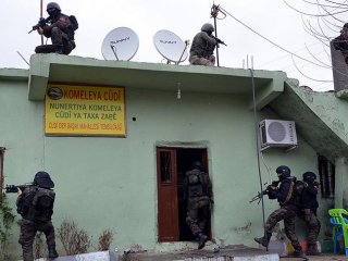 Sanat Derneğinden Çıkanlar Şok Etti!