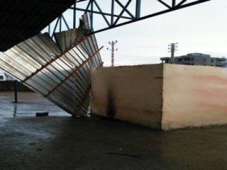 Siverek’te Şiddetli Rüzgar Çatıları Uçurdu