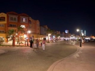 Turistlerin bulunduğu otele terörist saldırısı