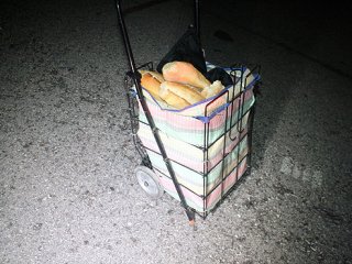 Eve Ekmek Götürürken Öldü