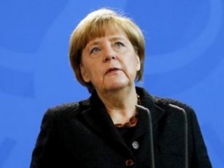 Merkel'den Türkiye'ye Övgü AB'ye Sert Eleştiri