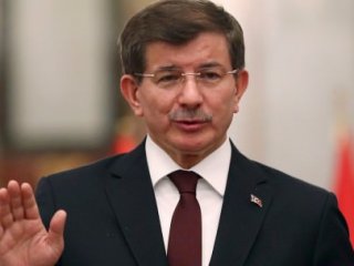 Başbakan Davutoğlu Merkel İle Telefonda Görüştü