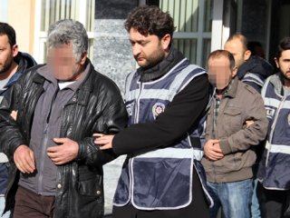 Kümesi Tilkiye Emanet Etmişler!