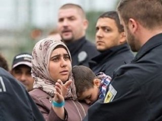 Almanya Mülteci Artışından Endişeli