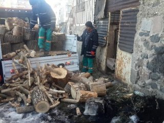 Büyükşehir’den Yakacak Yardımı