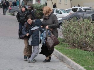 Vatandaşlar Yolda Yürüyemedi