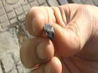 Etrafa Metal Parçaları Yayıldı!