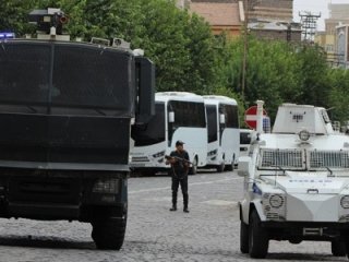 Cizre'de 2 Polise Gözaltı!