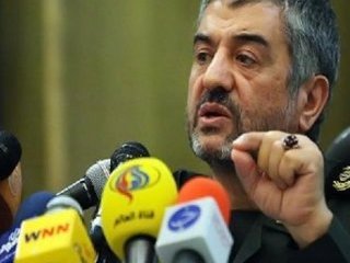 İran 5 ülkede 200 bin genci silahlandırdı