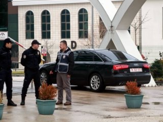 O Üniversiteye 'Paralel' Operasyonu