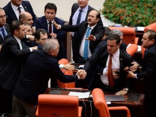 Meclis'te İstiklal Marşı tartışması