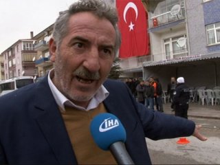 Şehit Yakını Hendekçilere Patladı