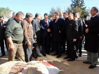 Bakan Parayı Verdi Deveyi Aldı