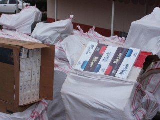 Bakın Bu Sefer Neyin İçinden  Çıktı